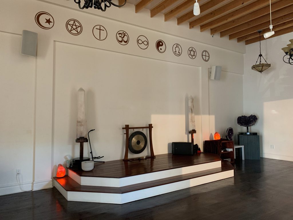 米国 アメリカ メディテーション マインドフルネス 市場 調査 Mystic Journey Yoga クラス スタジオの画像